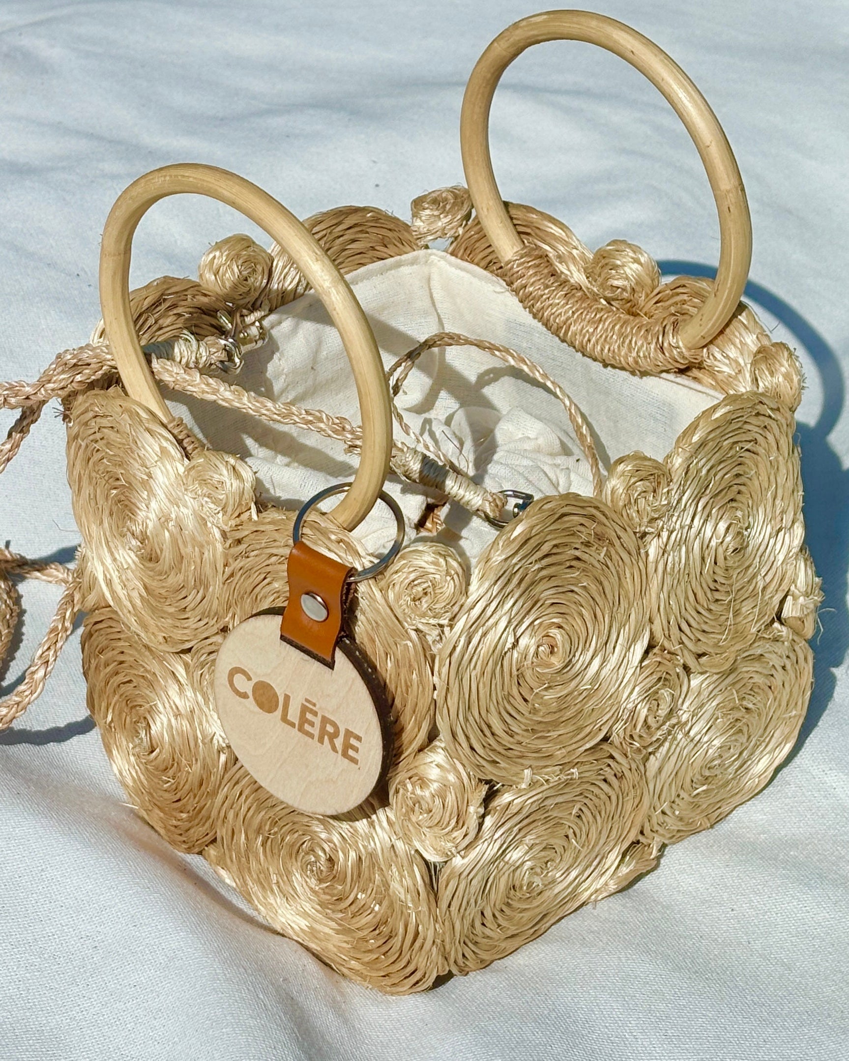 Colō Colēre · Hand-Braided Abaca · Crossbody Bag
